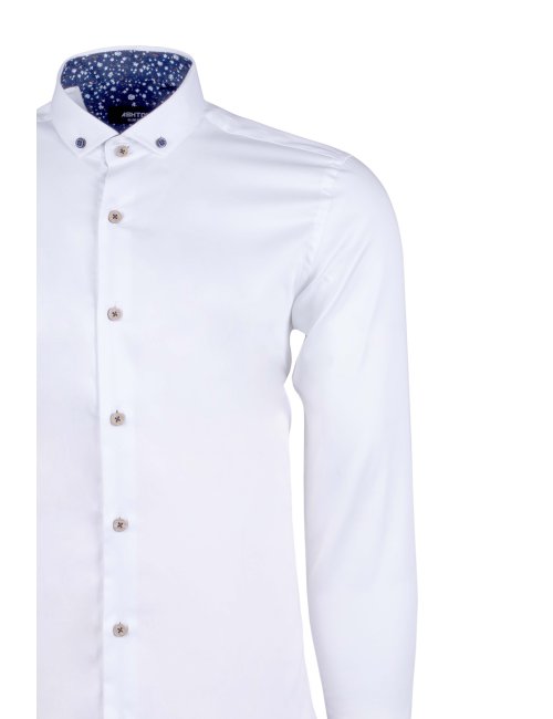 Chemise blanche avec détails coupe