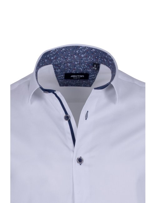 Chemise blanche détails bleu col