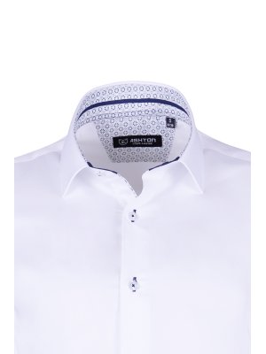 chemise blanche avec détails bleu marine homme